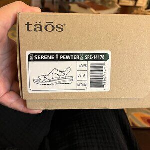 Taos Serene Pewter adjustable sandals US9- BNWT/box